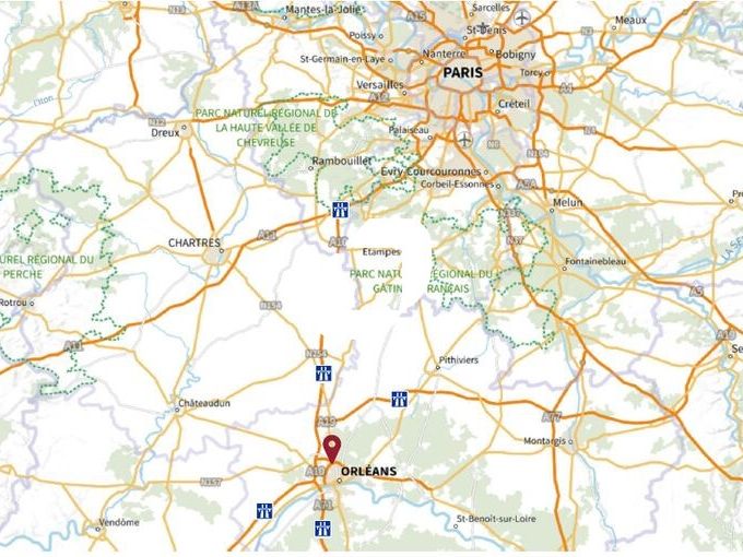 A vendre à louer, beau terrain de 11 450 m² à dév