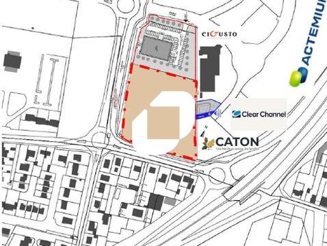 A vendre à louer, beau terrain de 11 450 m² à dév