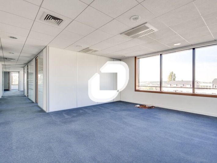 Situés dans un immeuble de bureaux récent de gran