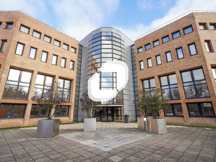 Immprove vous propose à la location des plateaux 