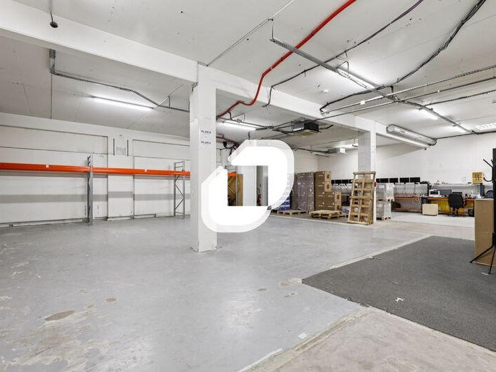 Bâtiment mixte idéal pour accueillir votre activi