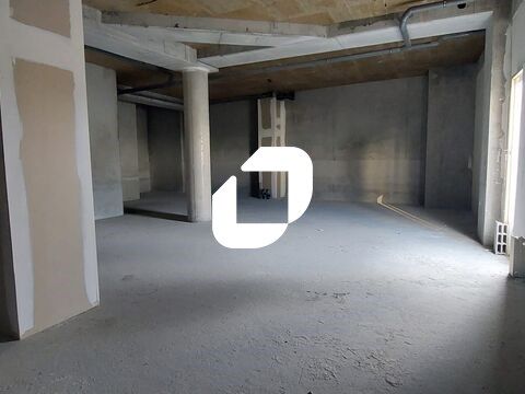 En rez-de-chaussée d'un immeuble neuf d'habitatio