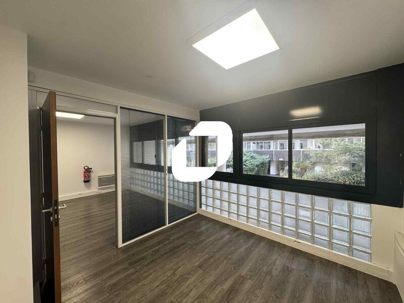 : IMMPROVE vous propose à la location deux surfac