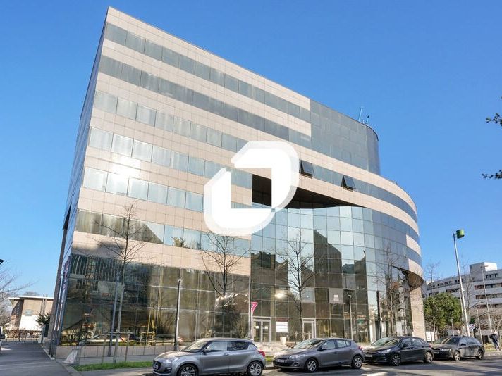 L'immeuble de bureaux de standing, stratégiquemen