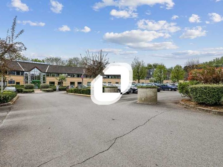 Situé à Champs sur Marne, à proximité immédiate d