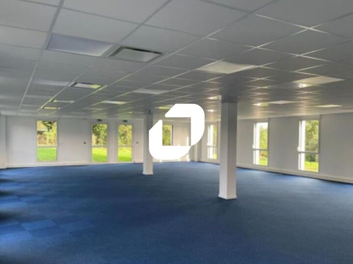 Dans un immeuble neuf de bureaux (sous garantie d