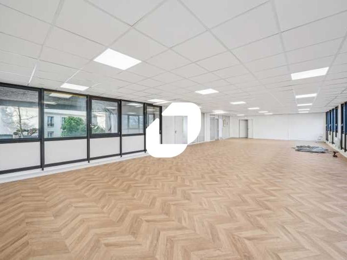 Découvrez ces bureaux lumineux de 190 m² non divi