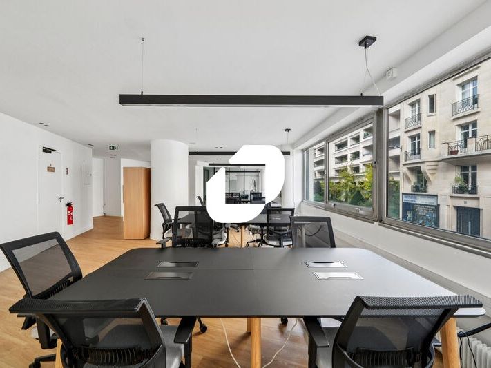 Situé dans le 6ème arrondissement de Paris, au co