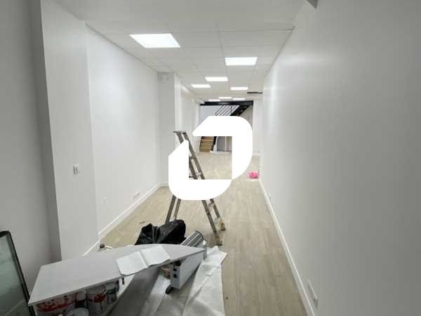 Situé dans le 14ème arrondissement, avec accès di