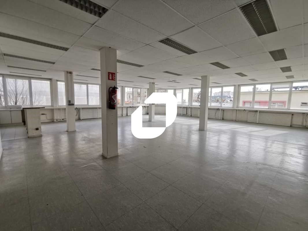 À la recherche d'un espace de bureau  dans un imm