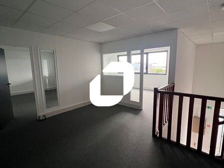 Situé à proximité de l'autoroute A4 à Quincy Vois