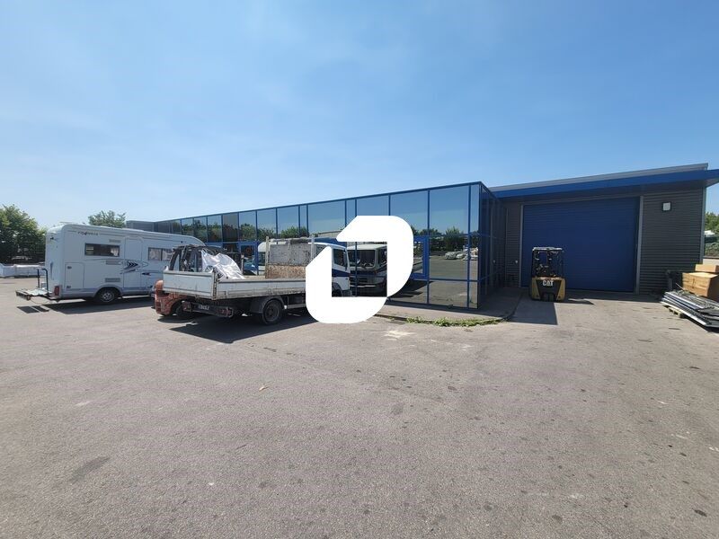 En plein coeur d'une zone industrielle dynamique 