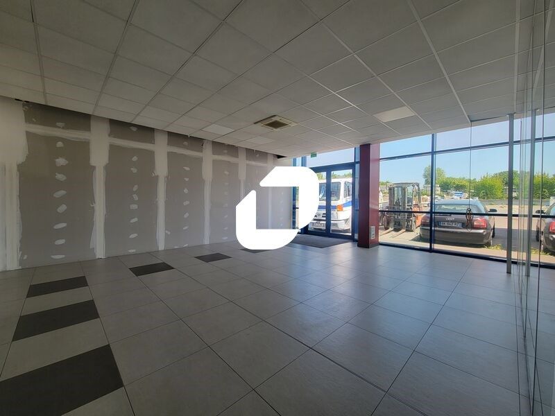 En plein coeur d'une zone industrielle dynamique 