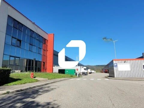 Implanté dans une zone stratégique à 1 h de Lyon,