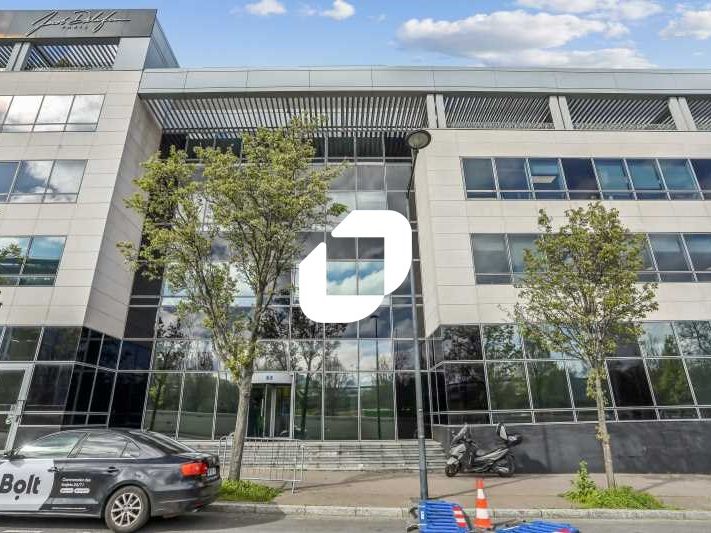 Situé face au Stade de France, proche de toutes c