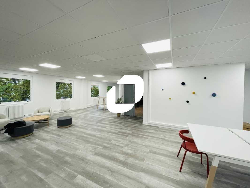 Situé à Lognes, dans la ZAC du Mandinet, à proxim