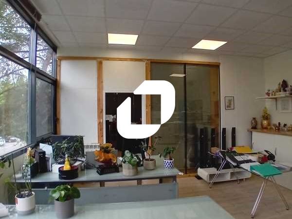 Situés dans un environnement professionnel et fac