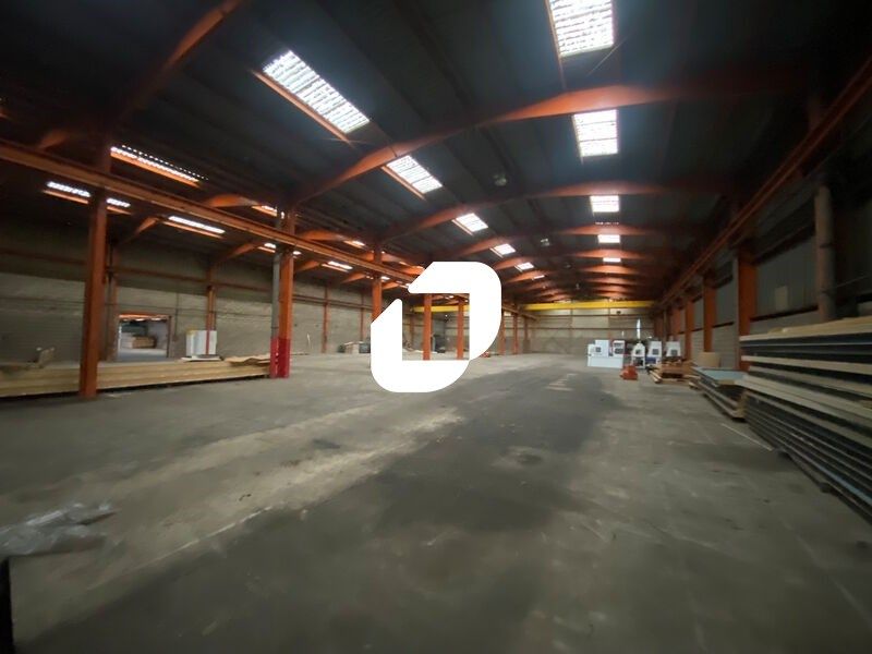 Situé à Saint-Ouen-l'Aumône dans la zone d'activi