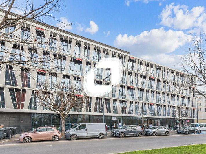 À proximité immédiate de la station de métro "Les