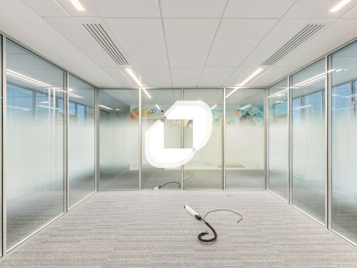 À proximité immédiate de la station de métro "Les