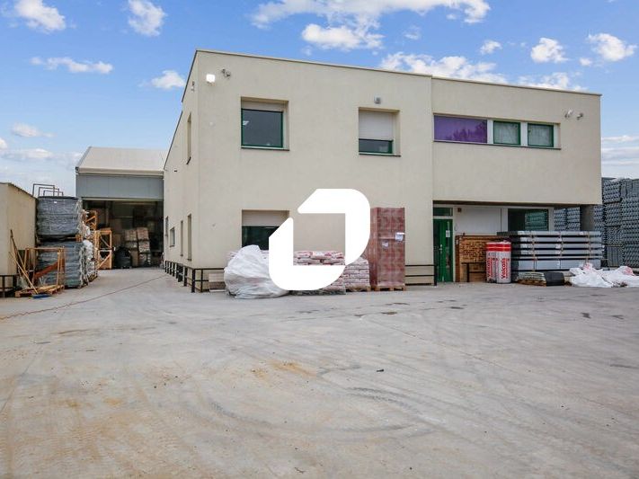 Situé à quelques minutes de la N2, tout proche de