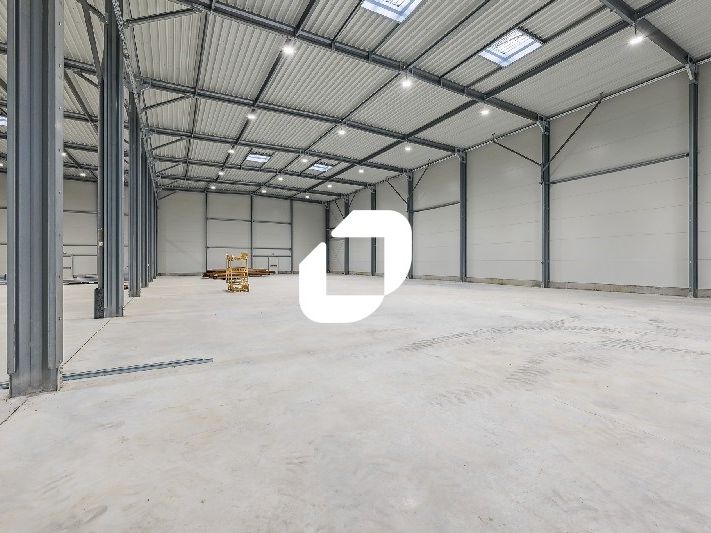 Situé à l'entrée d'une Zone d'activité à Saint-Pa