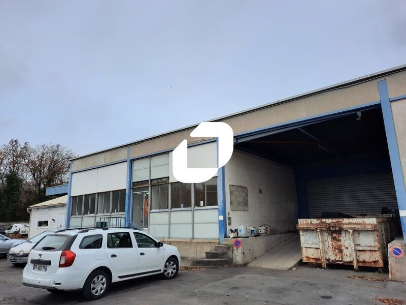 À proximité du centre commercial Villebon 2, et d