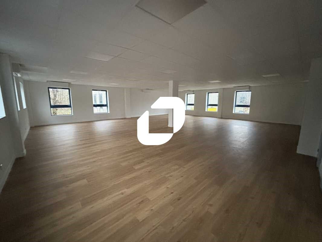 À proximité de la N7 à Ris-Orangis, Immprove vous