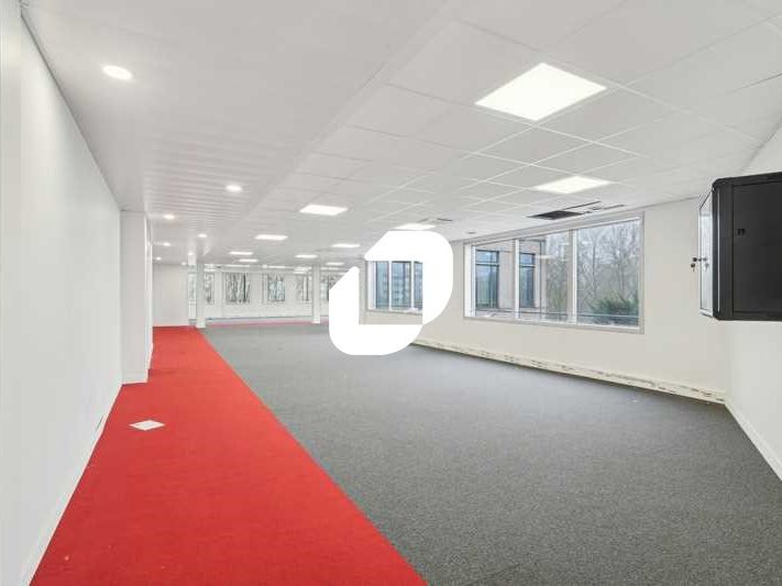 Situé à Villepinte (93) au coeur du parc d'affair