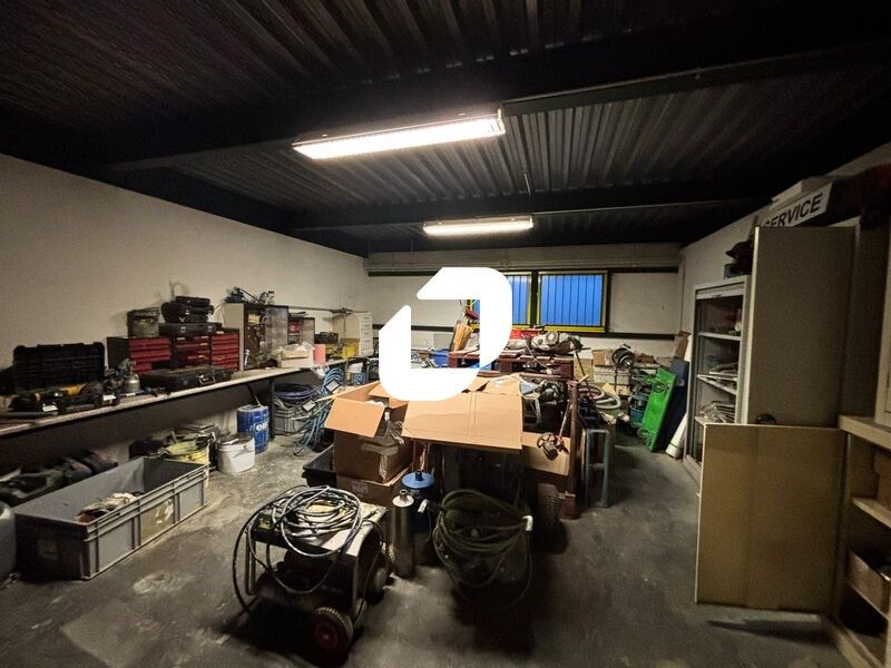 Local d'activités indépendant à louer à Étréchy,