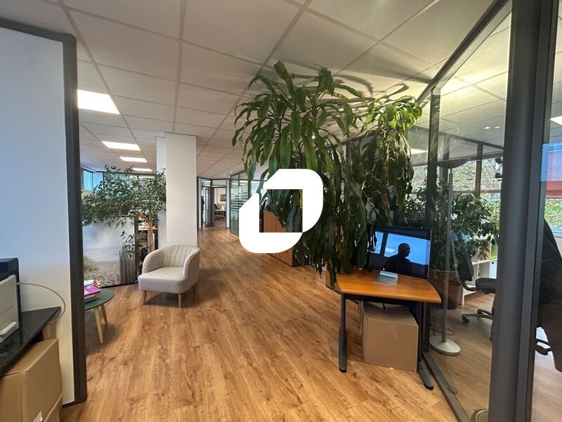 Situé à Alfortville, à proximité de la station de