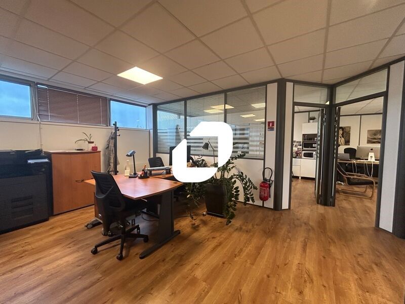 Situé à Alfortville, à proximité de la station de