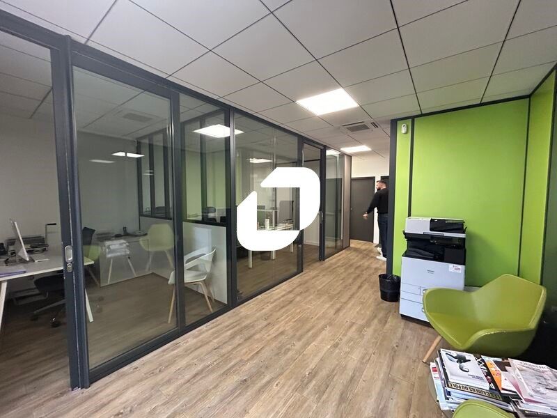 Idéalement situé à seulement 10 minutes à pied de