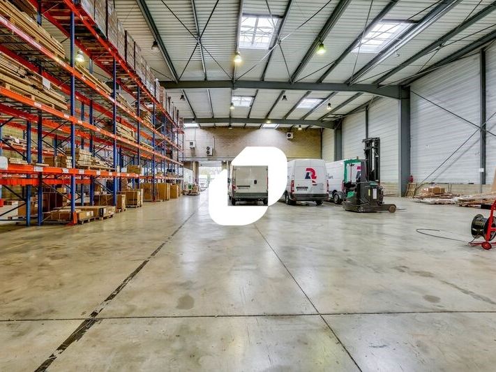 Situé sur la commune de Saint-Thibault-Des-Vignes