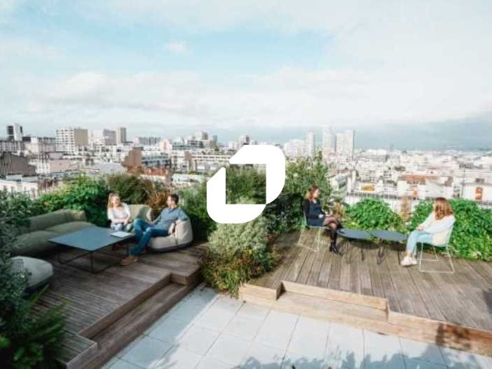 Paris 13ème, au pied du métro/RER Bibliothèque Fr