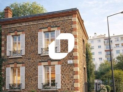 Rare ! En plein coeur de MONTREUIL sur axe passan