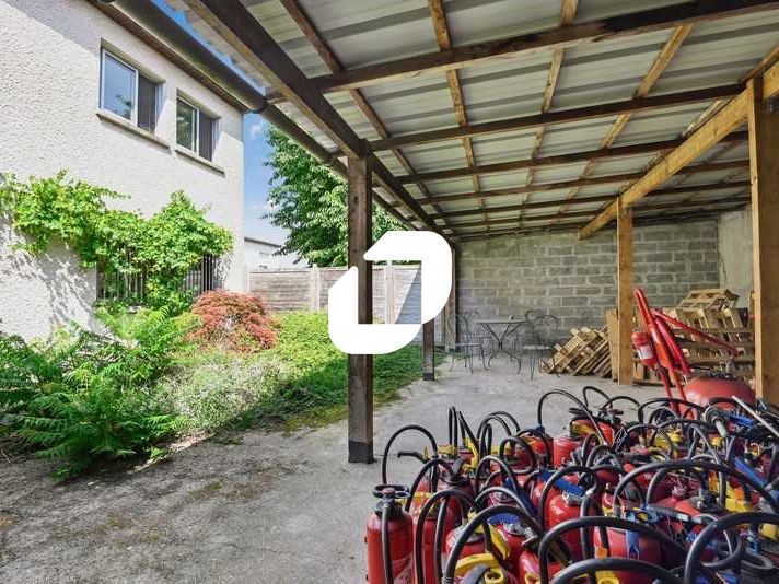 EXCLUSIVITÉ Immprove.  Situé à proximité de l'Aut