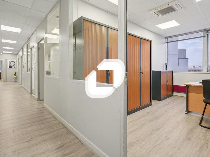 Situés à Maisons-Alfort, à proximité immédiate du