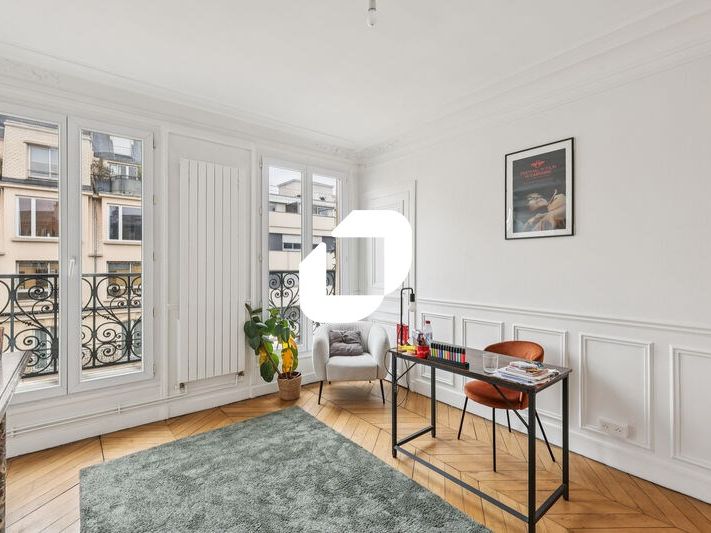 A proximité immédiate de la gare Saint-Lazare, Im