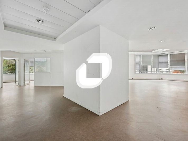 Idéalement situé à Saint-Maurice, à proximité imm