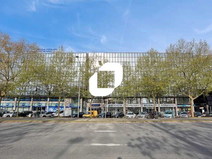 Immprove vous propose une surface de bureau de 93