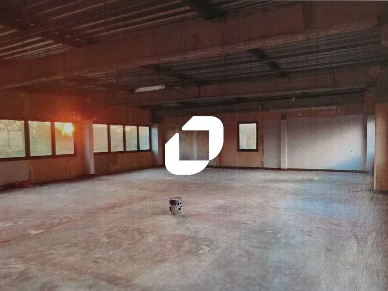 Au sein d'un parc clos et sécurisé à Osny, Immpro