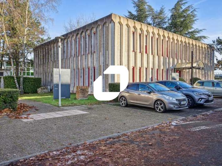 Idéalement situé au coeur de la zone industrielle