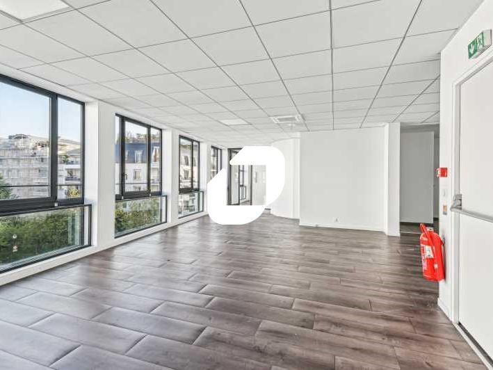 Au sein d'un immeuble entièrement rénové en 2020,