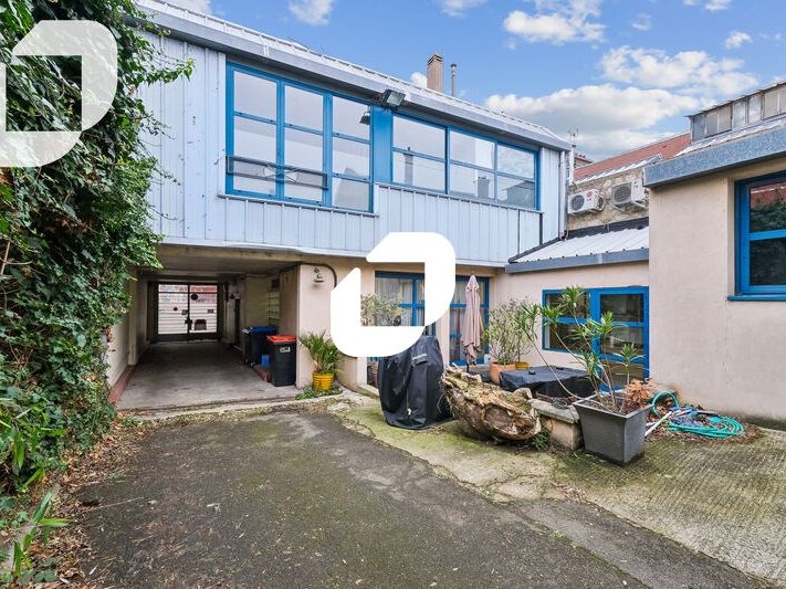 EXCLUSIVITE ! Situé en face de la ligne 14 et à d