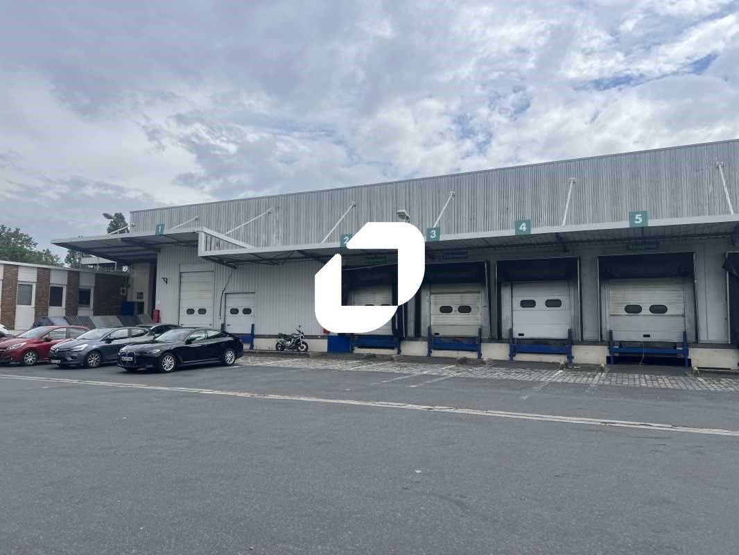 Dans la ZAC Thiais-Orly (Sénia), à proximité des 