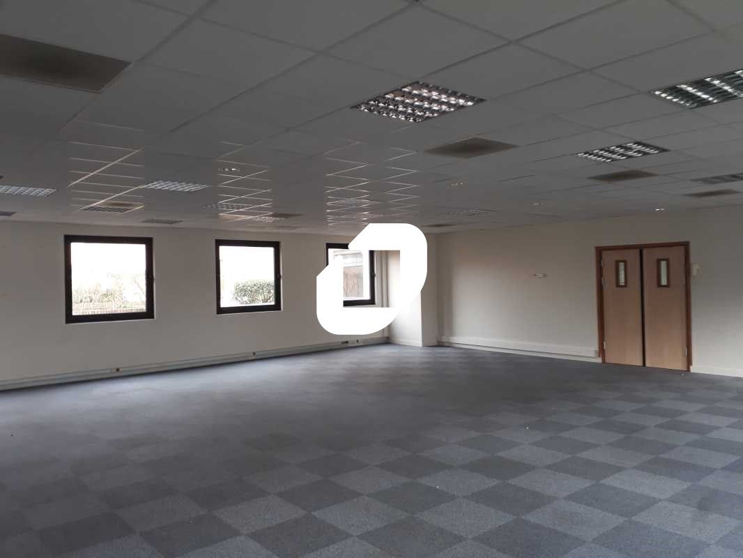 Idéalement situé au coeur de la zone d'activité d