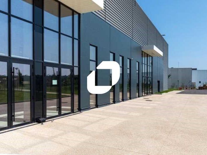 Situé au coeur de la zone d'activité dynamique de