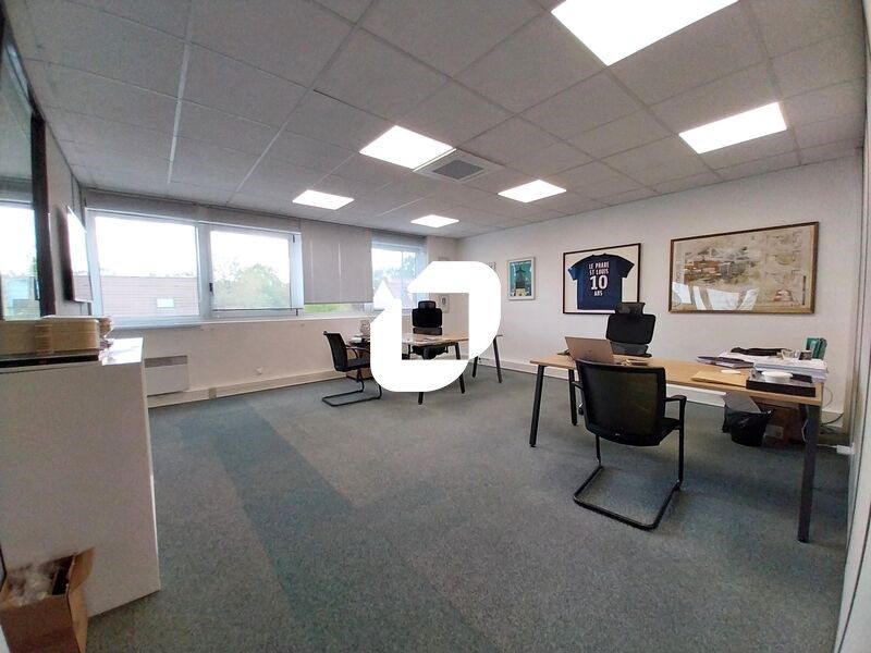 RARE - Située aux Essarts-le-Roi, à proximité imm