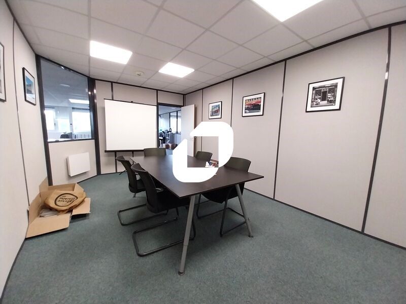 RARE - Située aux Essarts-le-Roi, à proximité imm